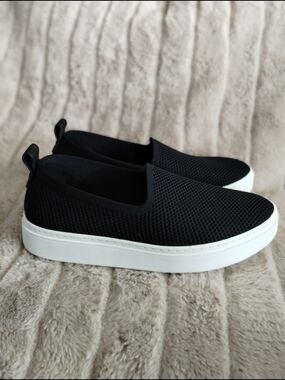 Eileen Fisher Slip-On Sneakers Women’s 9.5 Black Knit Comfort Casual Minimalist